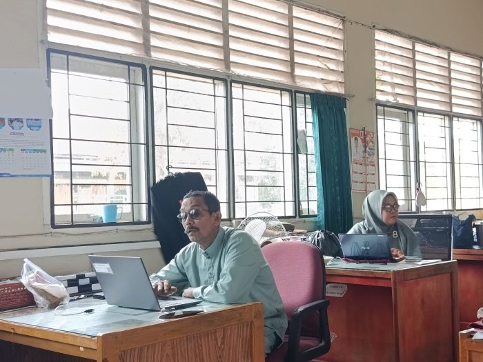 Guru-Guru MTsN 3 Muaro Jambi Antusias Daftar Pelatihan di MOOC Pintar Kemenag