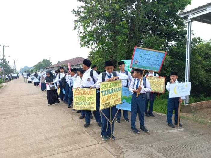 PAWAI 1 MUHARROM,memperkuat tali silaturahmi dengan warga sekitar dan juga menunjukan eksistensi kami kepada masyarakat sekitar