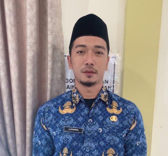 Pembina Drumband Gema Citra MTsN 3 Muaro Jambi Tekankan Disiplin dan Kerapian dalam Latihan