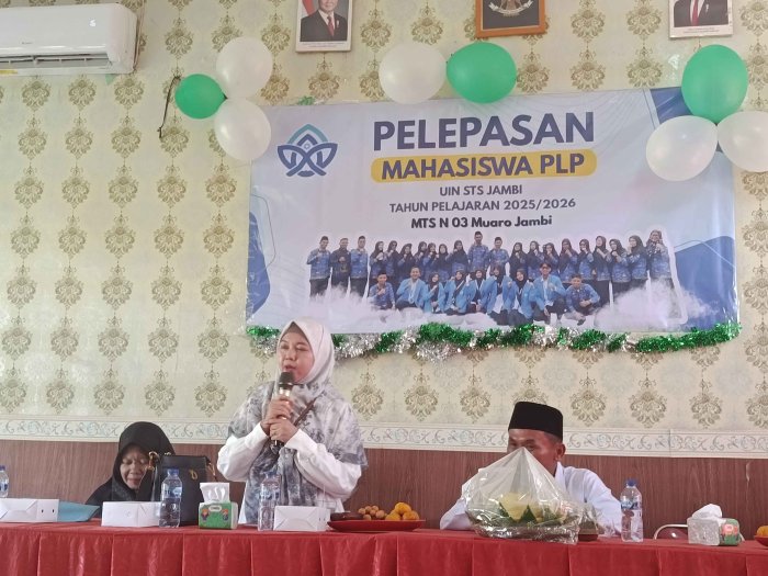 Dosen Pembimbing PLP UIN STS Jambi Sampaikan Sambutan Apresiatif untuk MTsN 3 Muaro Jambi