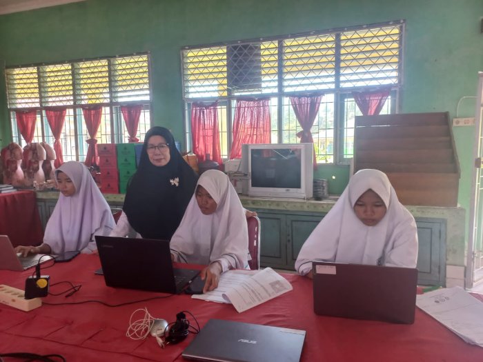 MTsN 3 Muaro Jambi Ikuti Simulasi OMI Bidang Matematika, IPA, dan IPS