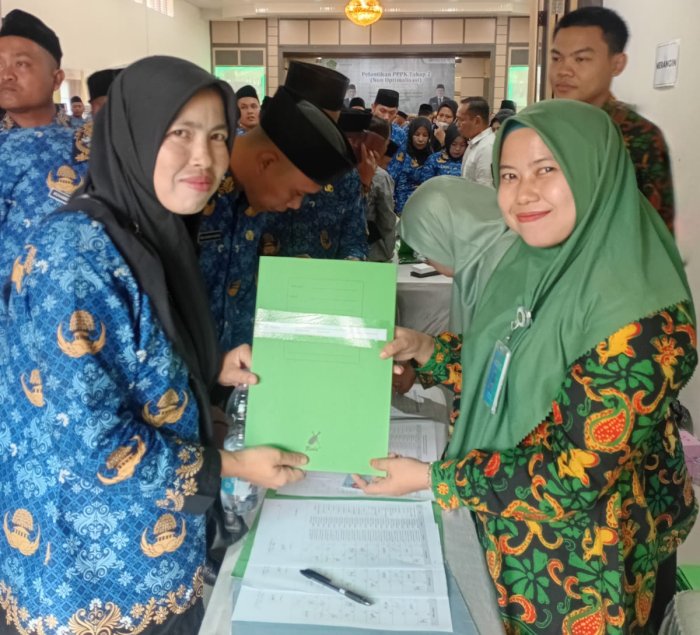 Santika, Staf MTsN 3 Muaro Jambi Tetap Semangat Hadiri Pelantikan PPPK Kemenag Tahap 2 Meski Baru Melahirkan