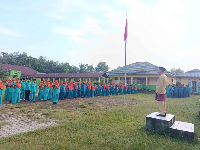 Amanat Pembina Upacara Peringatan HUT Jambi ke-69, Waka Kesiswaan Tekankan Kekayaan Adat Istiadat Daerah