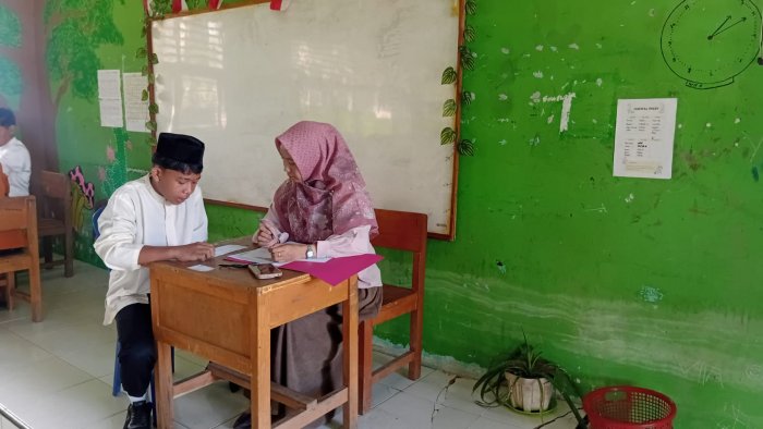 Tes Akademik dan Baca Al-Quran Calon Siswa Baru MTsN 3 Muaro Jambi Berlangsung Lancar Tes Akademik dan Baca Al-Quran Calon Siswa Baru MTsN 3 Muaro Jambi Berlangsung Lancar