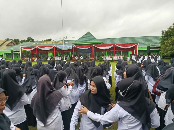 Semua Guru dan Staf MTsN 3 Muaro Jambi Ikuti Upacara HAB ke-80 Kemenag di MAN IC Jambi