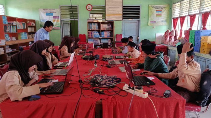 Sesi Pertama di Hari Pertama ANBK di MTsN 3 Muaro Jambi Berjalan Lancar, 15 Siswa Siswi Ikut Berpartisipasi