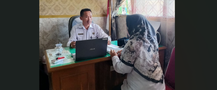 Guru dan Staf MTsN 3 Muaro Jambi Serius Isi Kegiatan SKP Triwulan di e-Kinerja