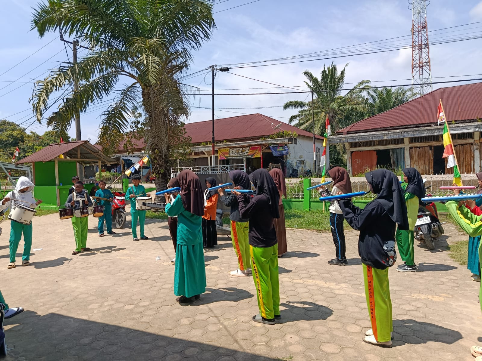 Drumband MTsN 3 Muaro Jambi Latihan Rutin Menjelang Ajang Perlombaan