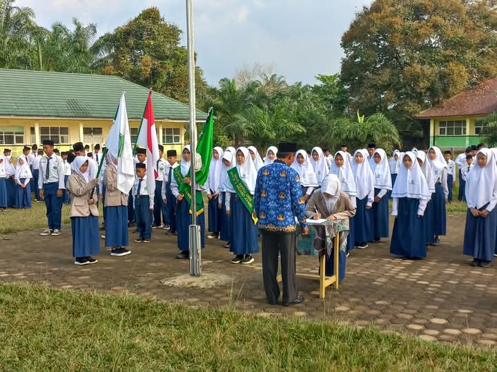 Pelantikan Ketua OSIM MTsN 3 Muaro Jambi Periode 2025/2026