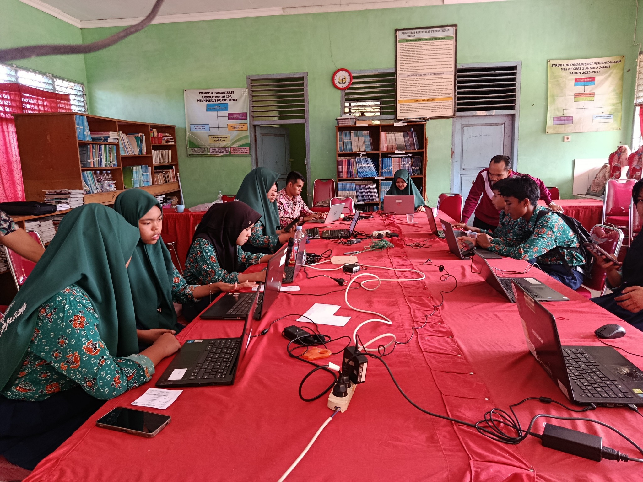 MTsN 3 Muaro Jambi Laksanakan Gladi ANBK 2025