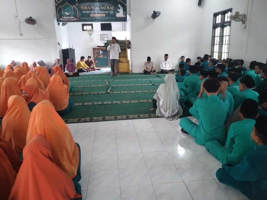 Tausiah Pagi di MTsN 3 Muaro Jambi Oleh Kepala Madarasah : Waspadai Godaan Setan Lewat Makanan, Pakaian, dan Perbuatan Dosa