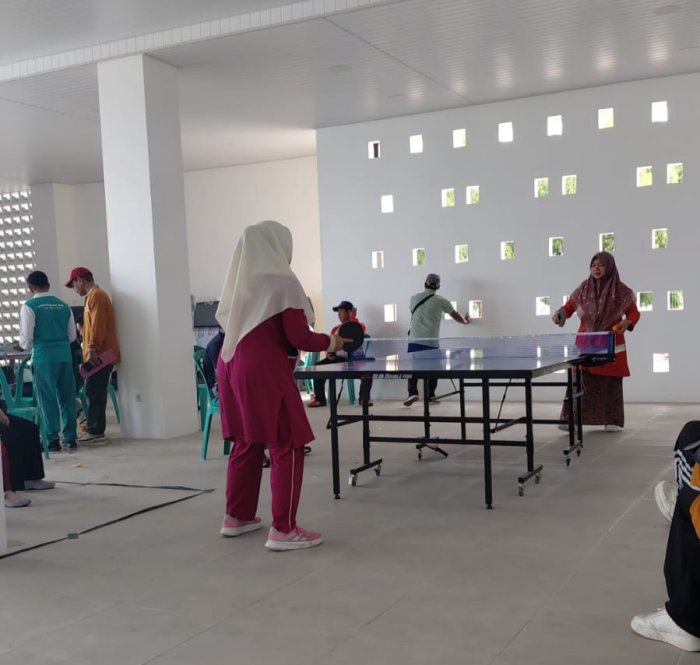 Wahyu Fitriani, Guru MTsN 3 Muaro Jambi, Ikuti Lomba Tenis Meja di Citra Raya