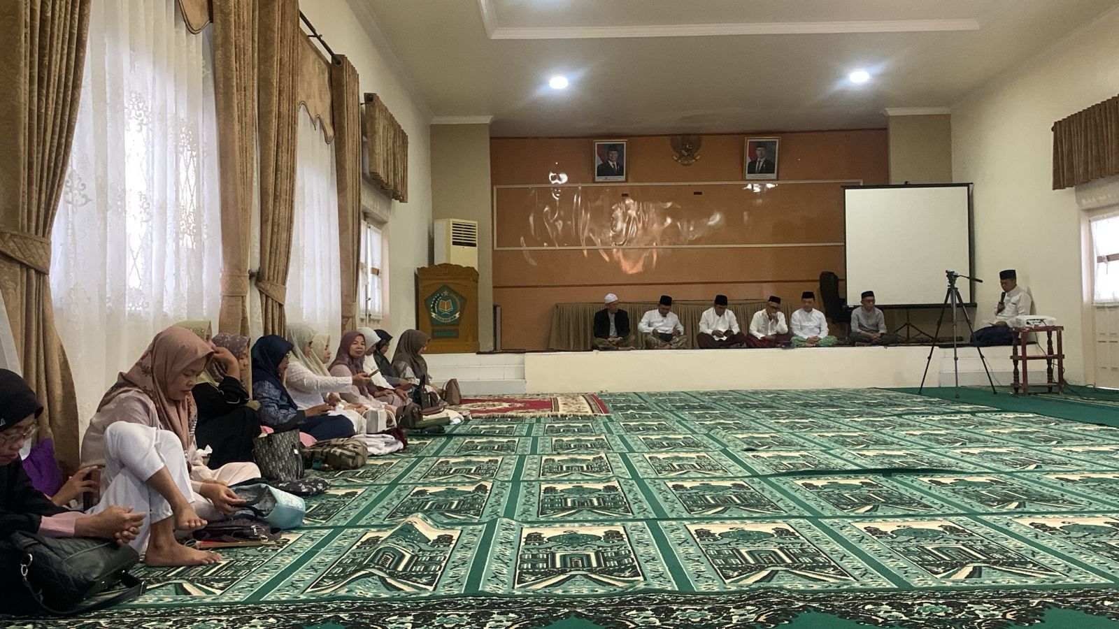 Kepala MTsN 3 Muaro Jambi Ikuti Khataman Al-Qurâ€™an dan Buka Puasa Bersama di Kemenag Muaro Jambi