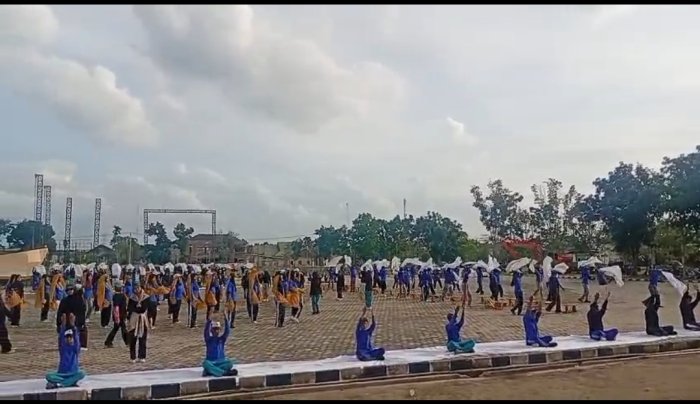 Menjelang Detik-Detik Pembukaan MTQ Provinsi, Siswa MTsN 3 Muaro Jambi Antusias Ikuti Latihan Tari Gabungan Terakhir