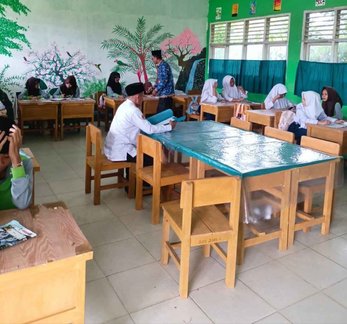 Kepala Madrasah Laksanakan Supervisi Pembelajaran PKN Bersama Drs. Damanhuri Hasibuan