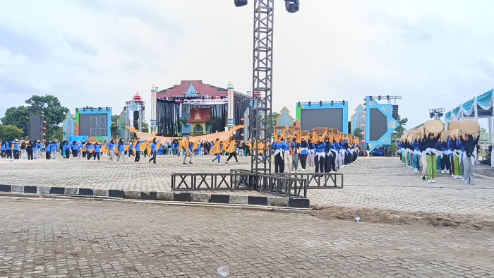 Tim Tari MTsN 3 Muaro Jambi Gelar Gladi Bersih untuk Penampilan pada Pembukaan MTQ Tingkat Provinsi Jambi