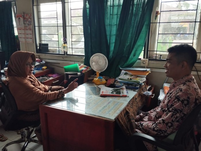 Guru Rumpun Bahasa MTsN 3 Muaro Jambi Gelar Konsultasi Sesama Rekan Sejawat untuk Tingkatkan Kualitas Pembelajaran