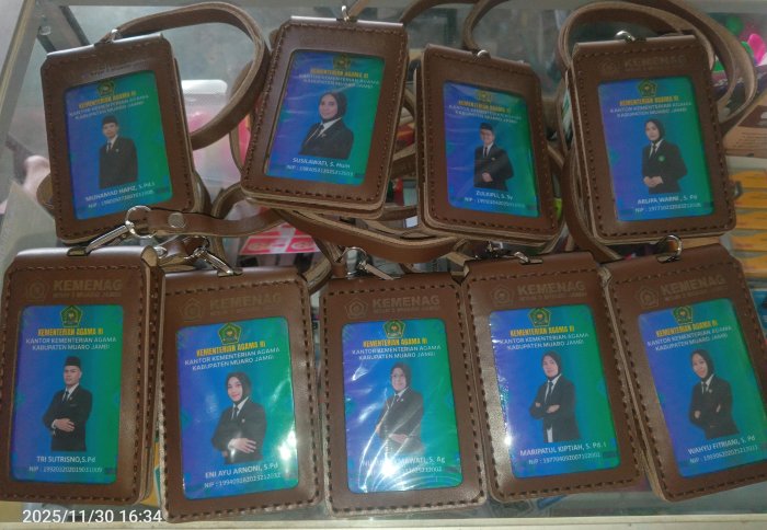 MTsN 3 Muaro Jambi Terbitkan ID Card Baru untuk Guru, Tingkatkan Profesionalisme