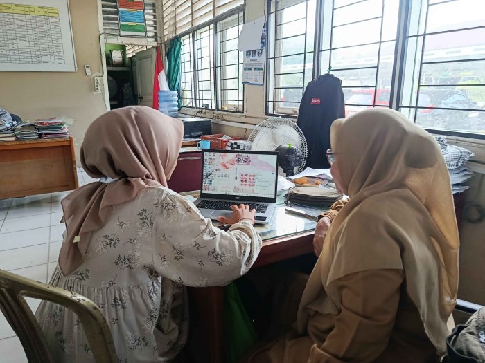 Konsultasi Sebelum Evaluasi Mahasiswa PLP UIN STS Jambi di MTsN 3 Muaro Jambi