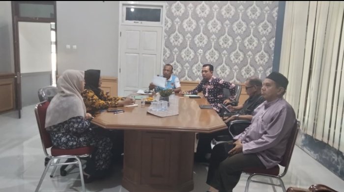 Kepala MTsN 3 Muaro Jambi Terima SK Penanggung Jawab MTQ Bidang Musabaqah Hadits