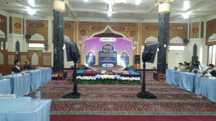 Guru Al-Quran Hadits MTsN 3 Muaro Jambi, Buchori, S.Ag., Menjadi Dewan Hakim Cabang Hifzil 10, 20, dan 30 Juz Tilawah