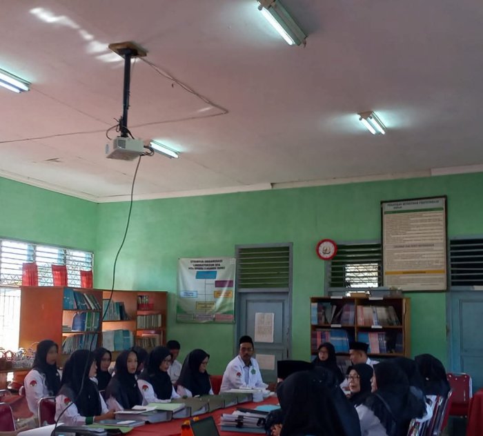 Staf MTsN 3 Muaro Jambi Tuntaskan Pengisian Bukti Dukung SKP Triwulan IV