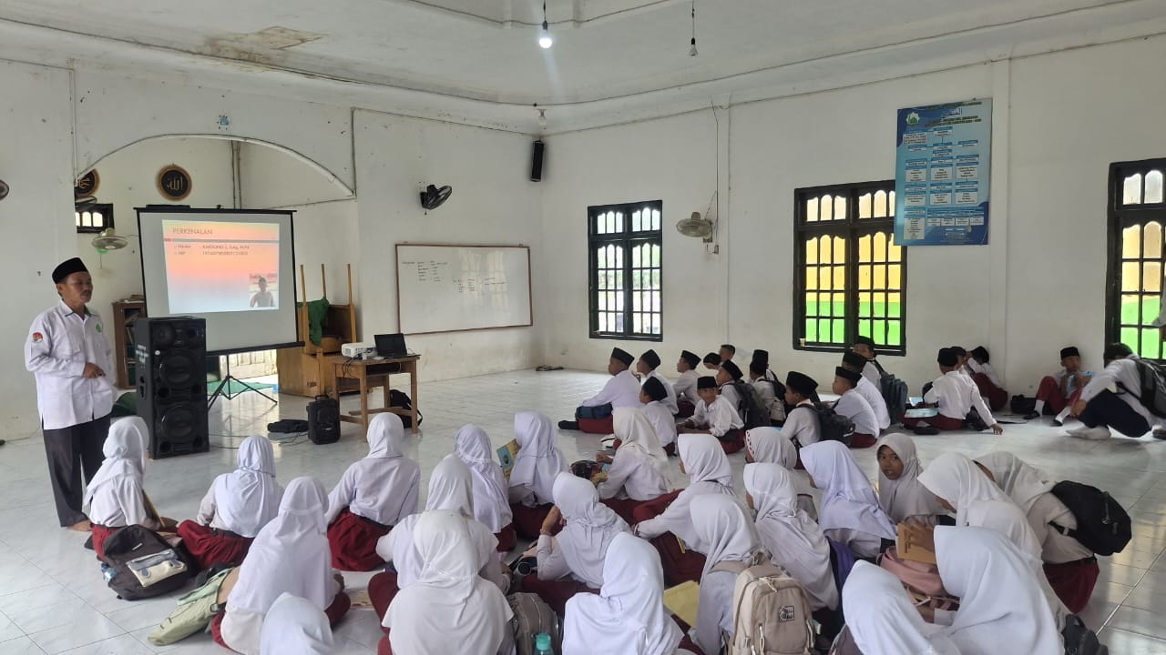 Hari Pertama Matsama MTsN 3 Muaro Jambi: Kepala Madrasah Sampaikan Materi Moderasi Beragama