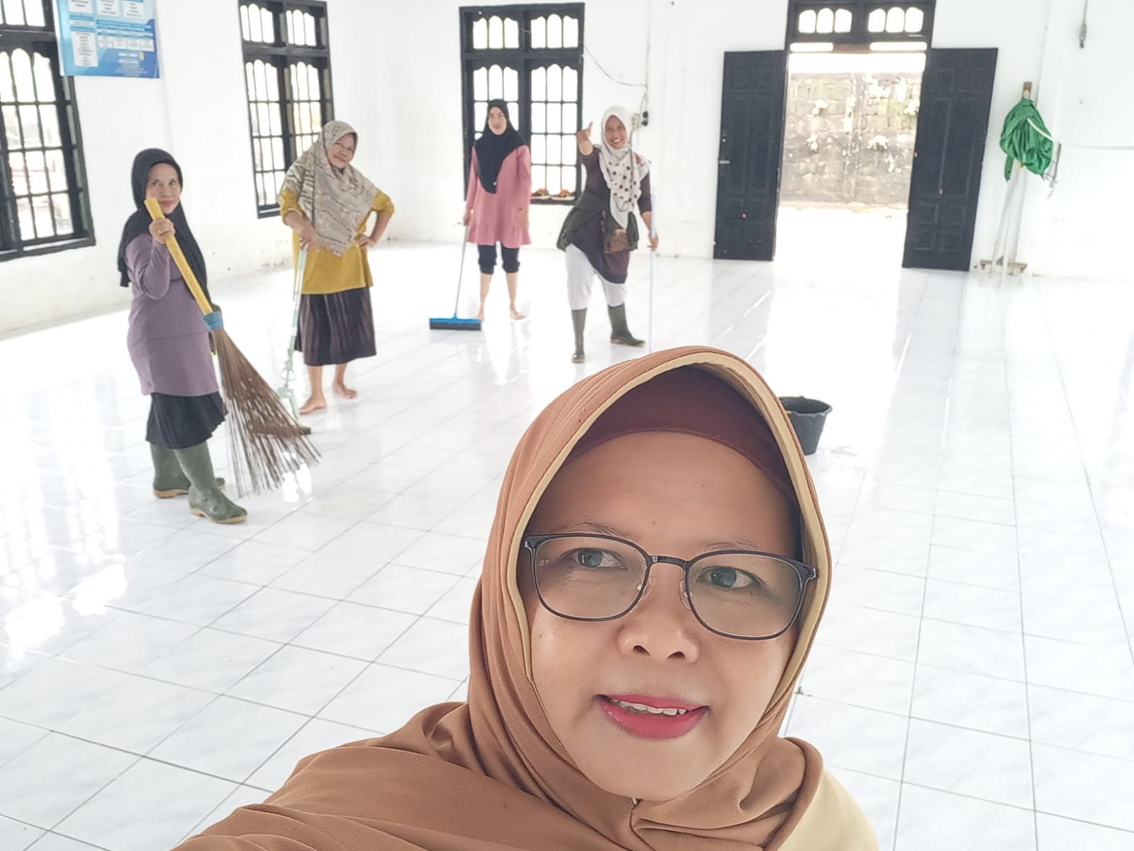 Musholla MTsN 3 Muaro Jambi Siap Difungsikan Kembali Setelah Dibersihkan dari Banjir