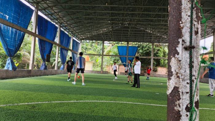 MTsN 3 Muaro Jambi Jalin Silaturahmi Lewat Pertandingan Futsal Bersama Staf Kemenag, KUA Sekernan, dan MIN 3 Muaro Jambi