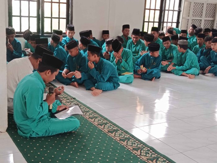 Muhammad Reyhan, Siswa Kelas 9D MTsN 3 Muaro Jambi, Pimpin Doa Usai Yasinan Pagi