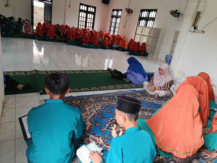 MTsN 3 Muaro Jambi Gelar Yasinan Jumat 28 November 2025