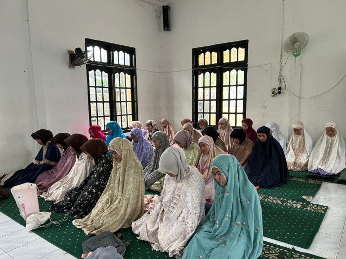 Pesantren Kilat MTsN 3 Muaro Jambi Dimulai dengan Shalat Dhuha Berjamaah
