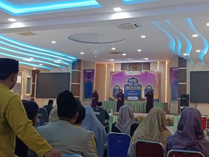 Guru MTsN 3 Muaro Jambi Terharu hingga Menangis Saat Menyaksikan Penampilan Peserta Fahmil dan Syarhil Quran