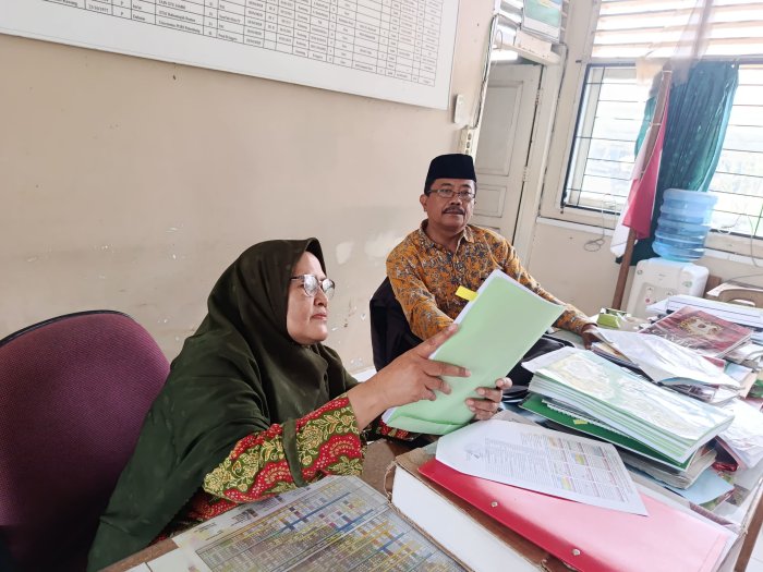 Supervisi Kelengkapan Administrasi Bahasa Indonesia