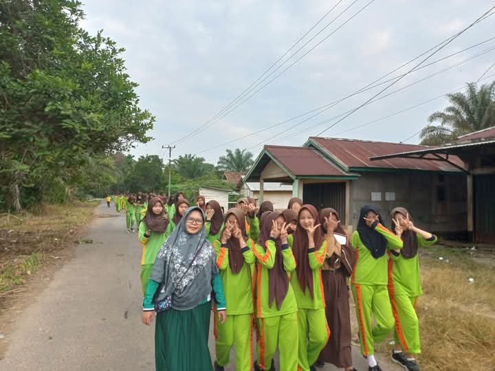 Gelar Kegiatan Jalan Santai Siswa/Siswi MTsN 3 Muaro Jambi