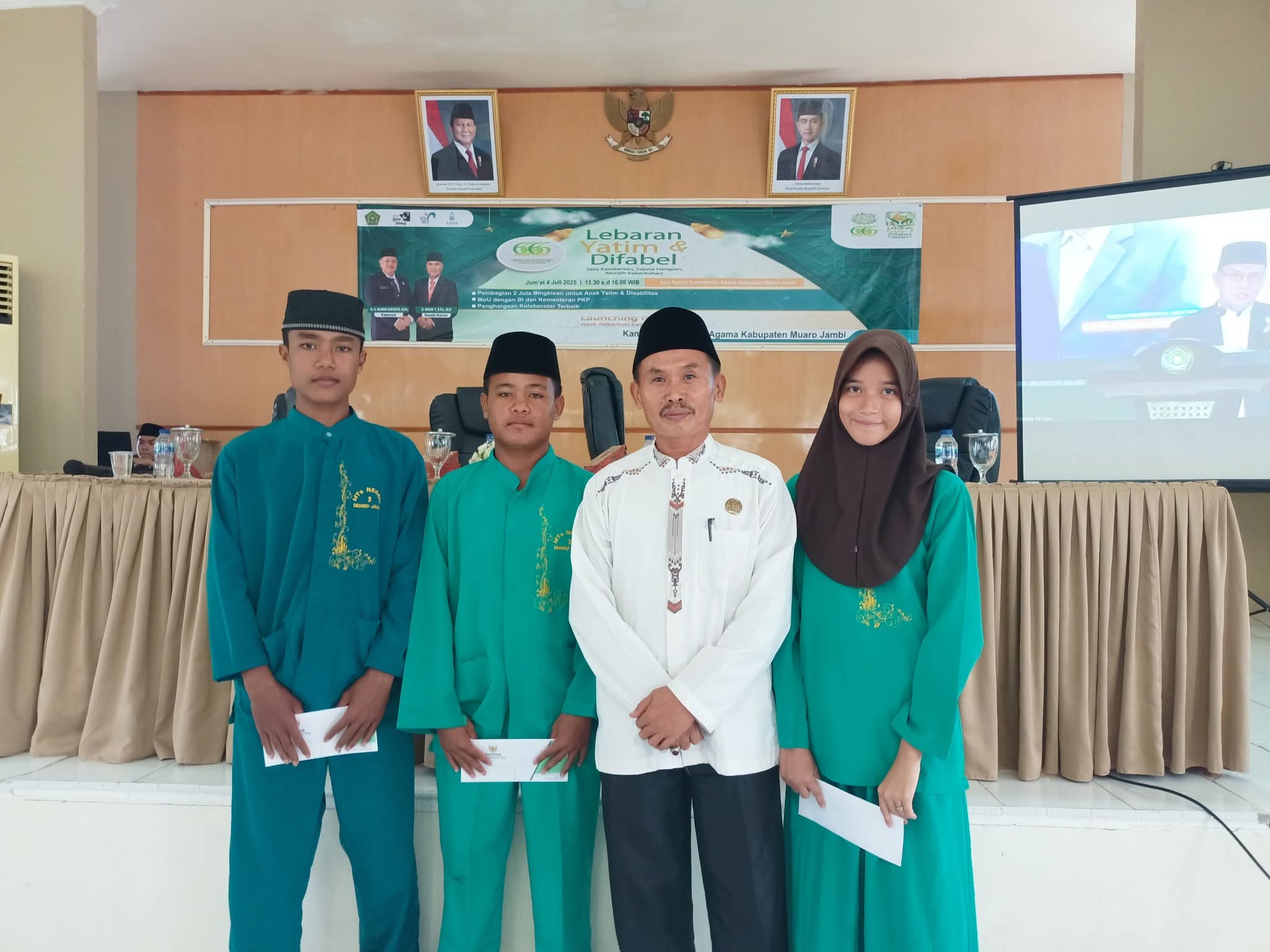 MTsN 3 Muaro Jambi Terlibat dalam Kegiatan Lebaran Yatim dan Difabel 2025