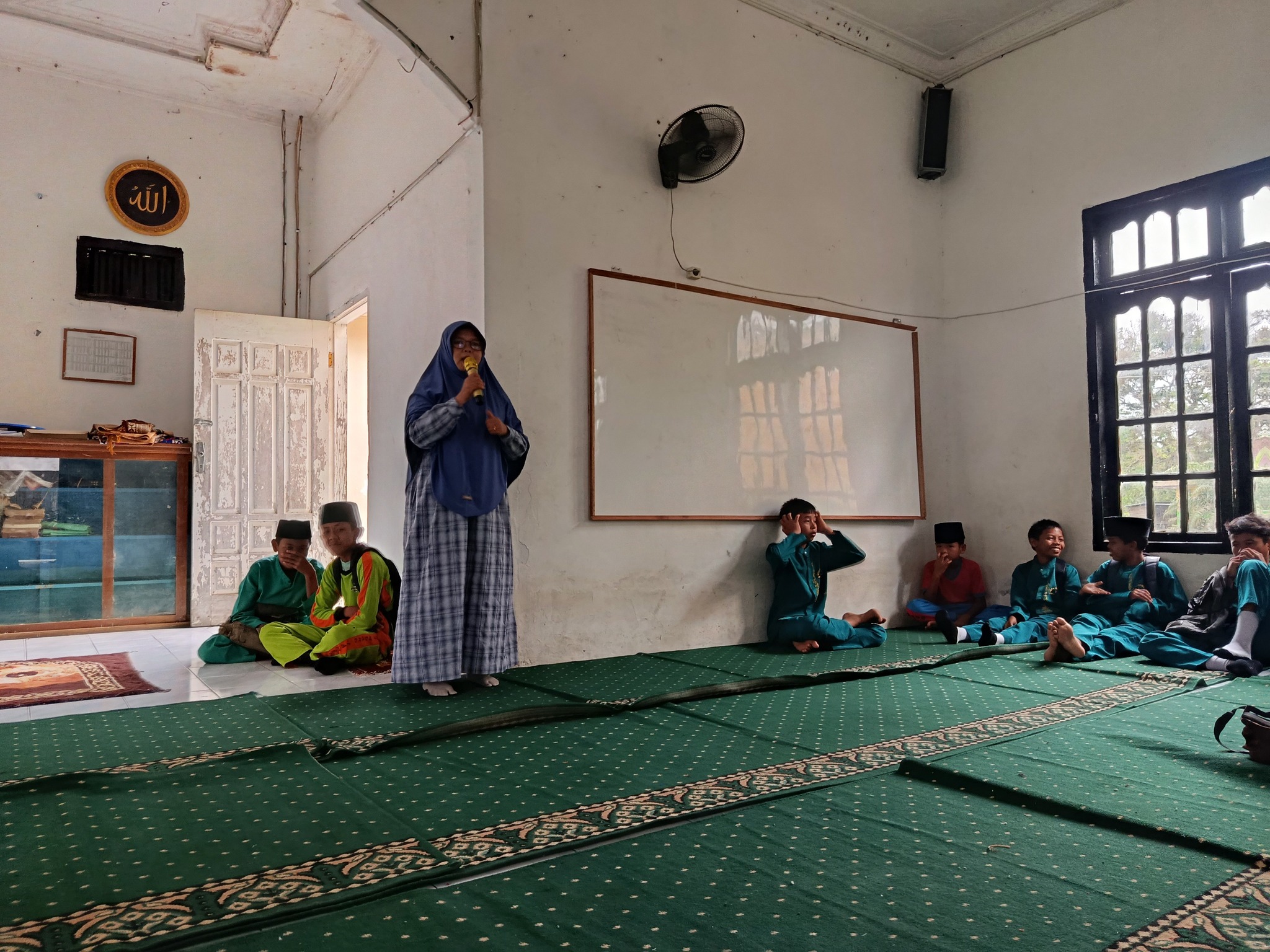 Tausiah Pagi Jumat: Rts. Arniyanti Ajak Siswa MTsN 3 Muaro Jambi Menjaga Janji