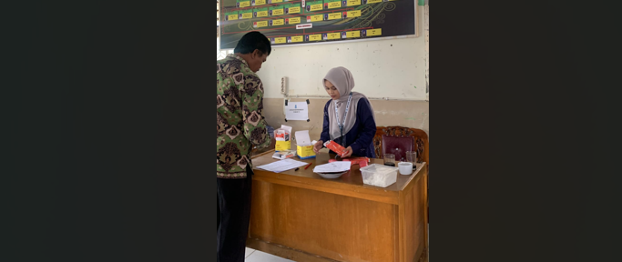 Pembagian ATK untuk Guru MTsN 3 Muaro Jambi