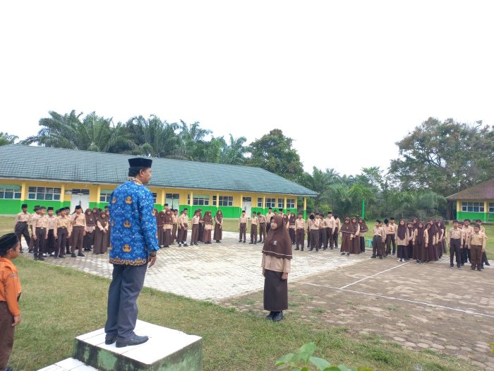 MTsN 3 Muaro Jambi Gelar Upacara Peringatan Hari Kesaktian Pancasila