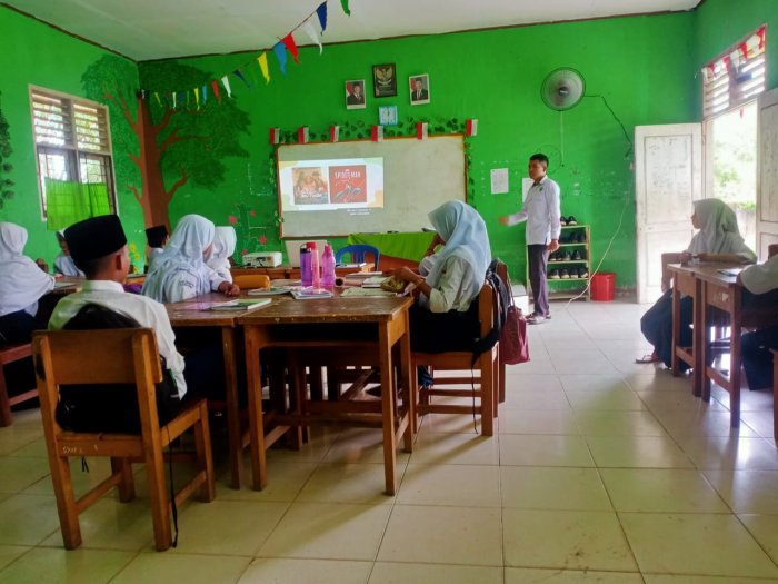 Supervisi Pembelajaran Bahasa Indonesia di MTsN 3 Muaro Jambi
