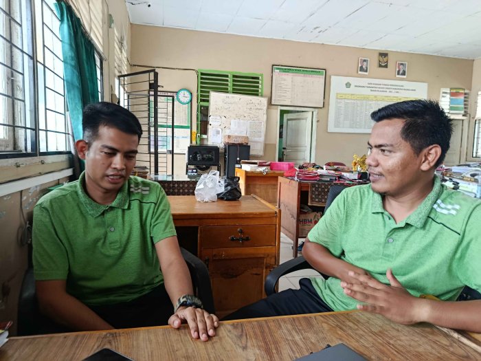 Dua Guru Ahli IT, Kebanggaan MTsN 3 Muaro Jambi di Era Digitalisasi Pendidikan