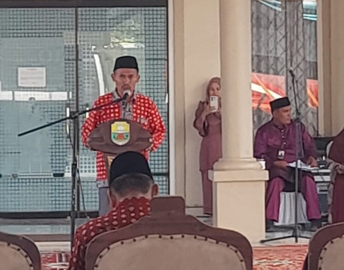 Kardono Z., S.Ag., M.Pd. Pimpin Pembacaan Ummul Quran pada Penyambutan Kafilah Muaro Bungo