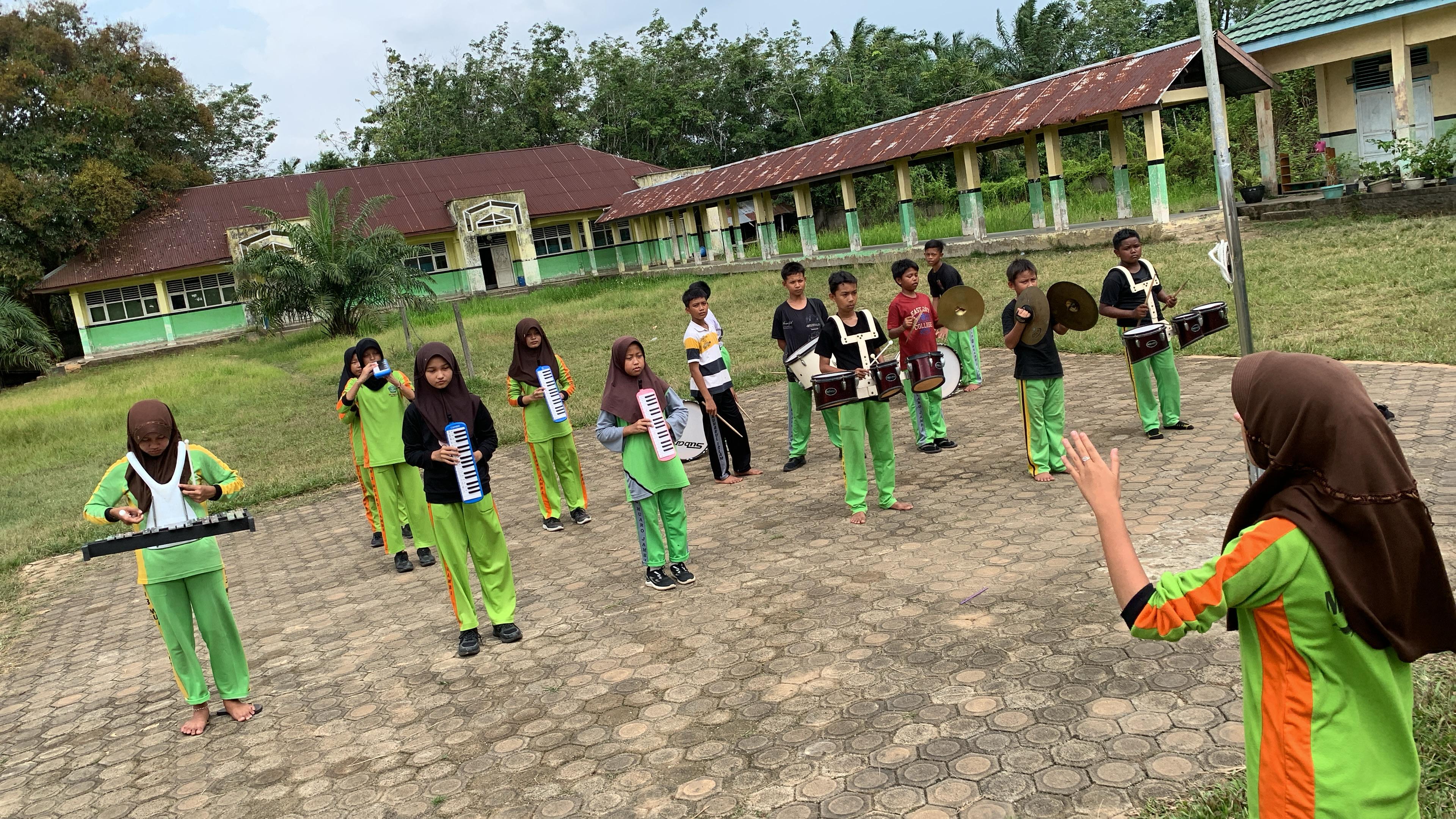 Drumband MTsN 3 Muaro Jambi Aktif Kembali, Siap Tampil Memukau di Setiap Acara