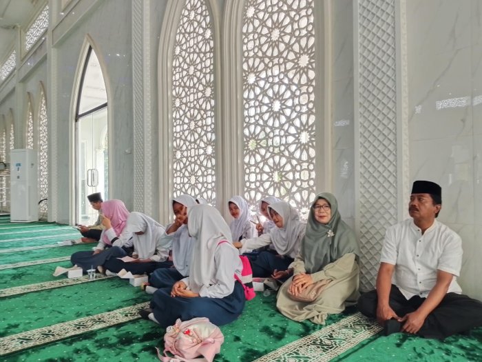 MTsN 3 Muaro Jambi Ramaikan MTQ Cabang Tafsir di Masjid Agung Al-Abror Bukit Baling