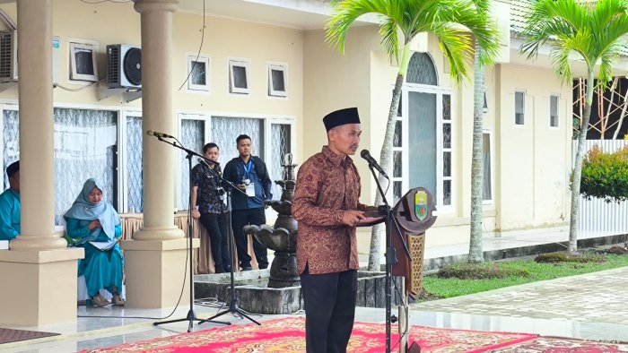 Kepala Madrasah Kardono Z., S.Ag., M.Pd. Pimpin Pembacaan Ummul Quran pada Penyambutan Kafilah Kabupaten Batang Hari